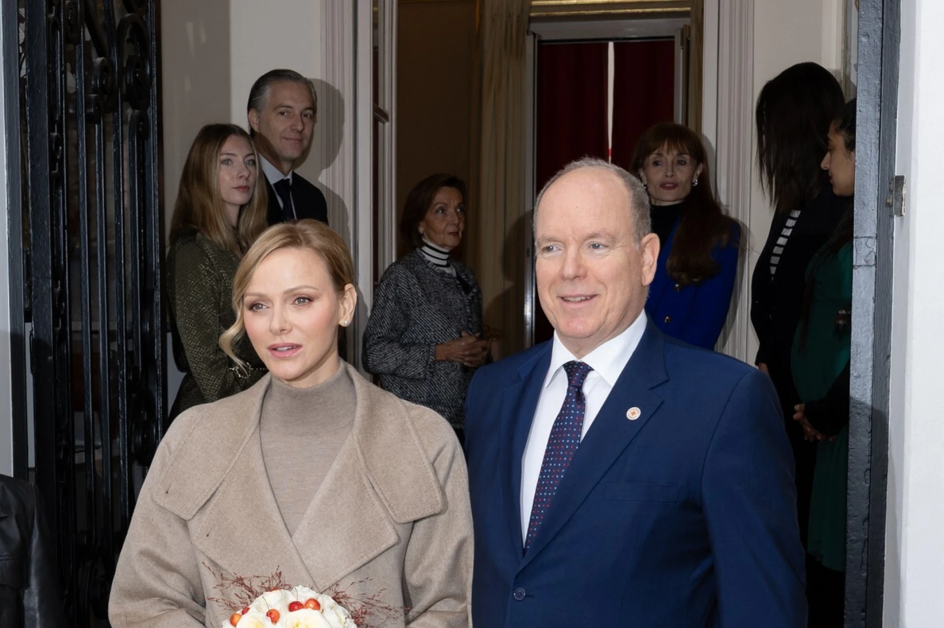 Jednostavna, ali efektna modna kombinacija princeze Charlene koju želimo kopirati