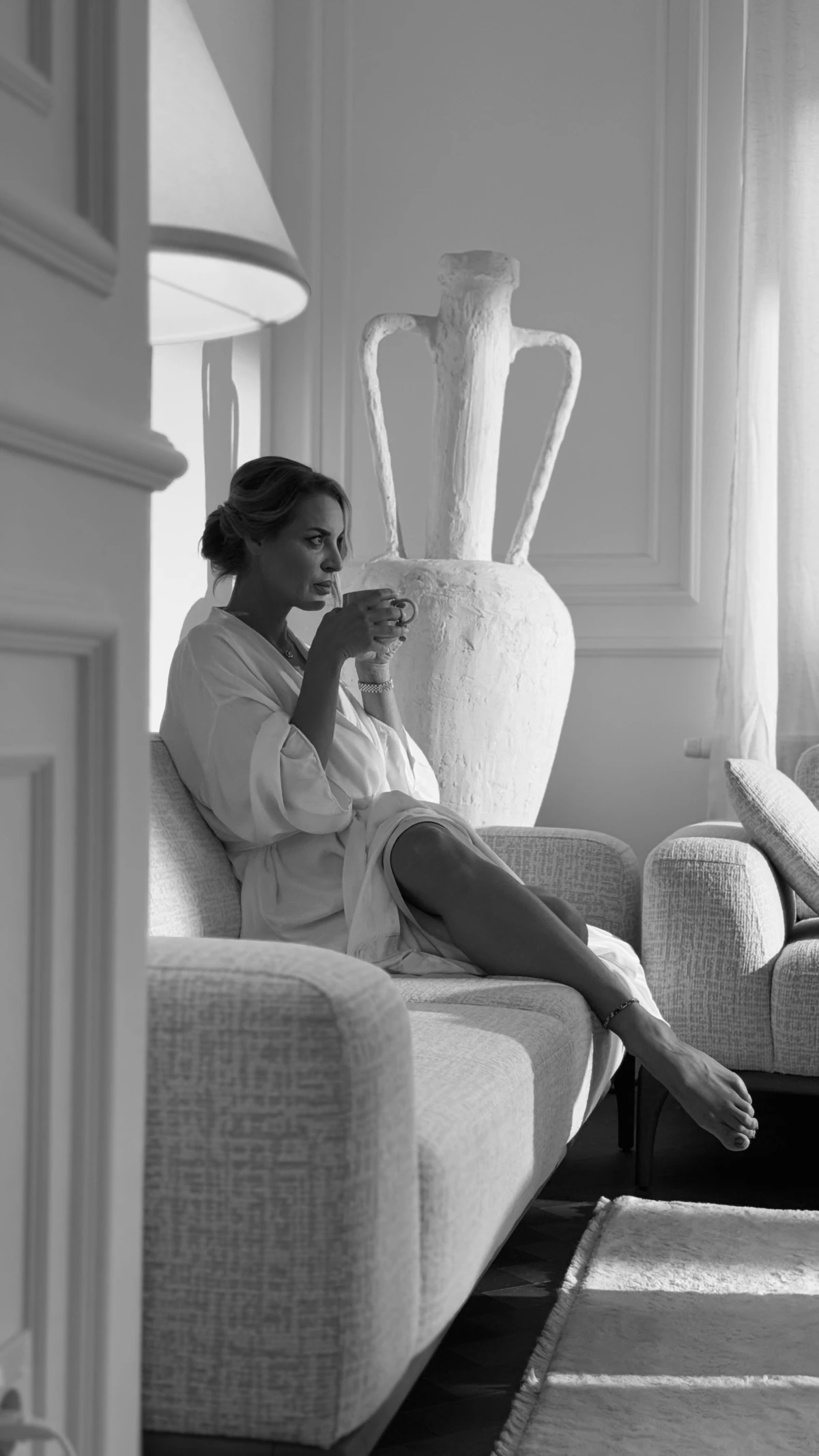 IReneee: Art stolovi, atmosfera i skulpture koje prostor pretvaraju u umjetnost