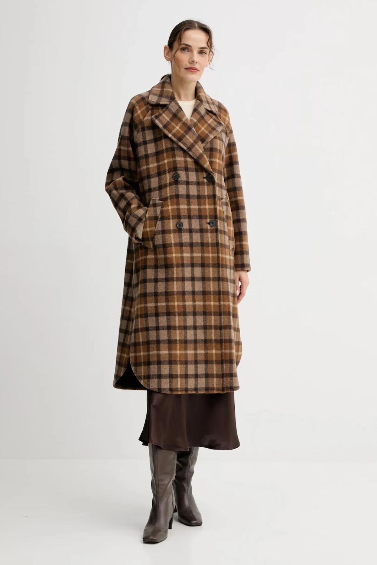 Karirani uzorak preplavio je trgovine, a ovo su naši omiljeni komadi iz ponude