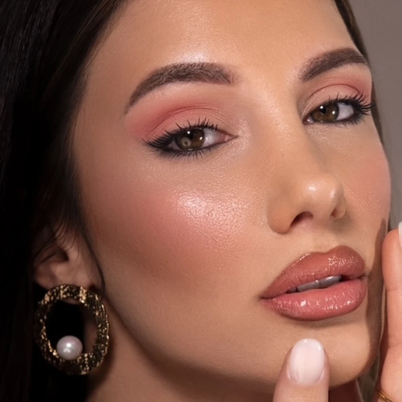 Klaudija Kelemović nam otkriva svoje najbolje glam trikove za ovu blagdansku sezonu