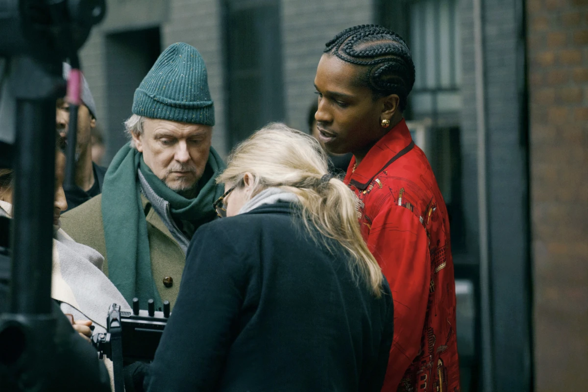 Najava za prvu Chanel Metiers d’Art kolekciju Matthieua Blazyja izgleda senzacionalno