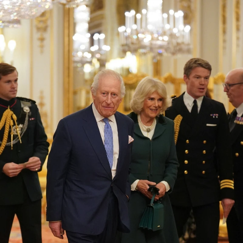 Oliver Plunket, zgodni pobočnik kraljice Camille, napušta dvor