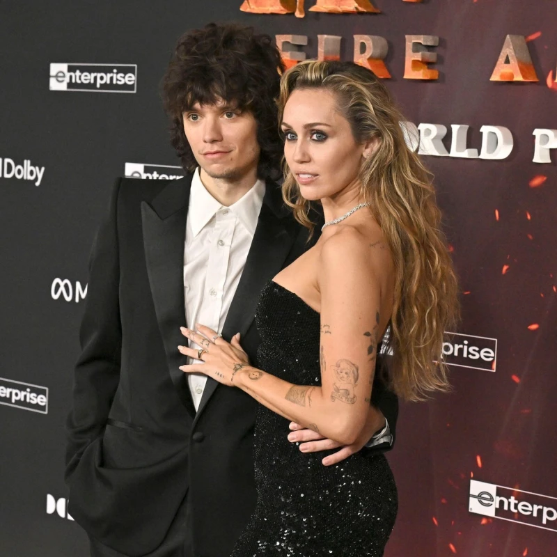 Miley Cyrus se zaručila nakon 4 godine veze s Maxxom Morandom!