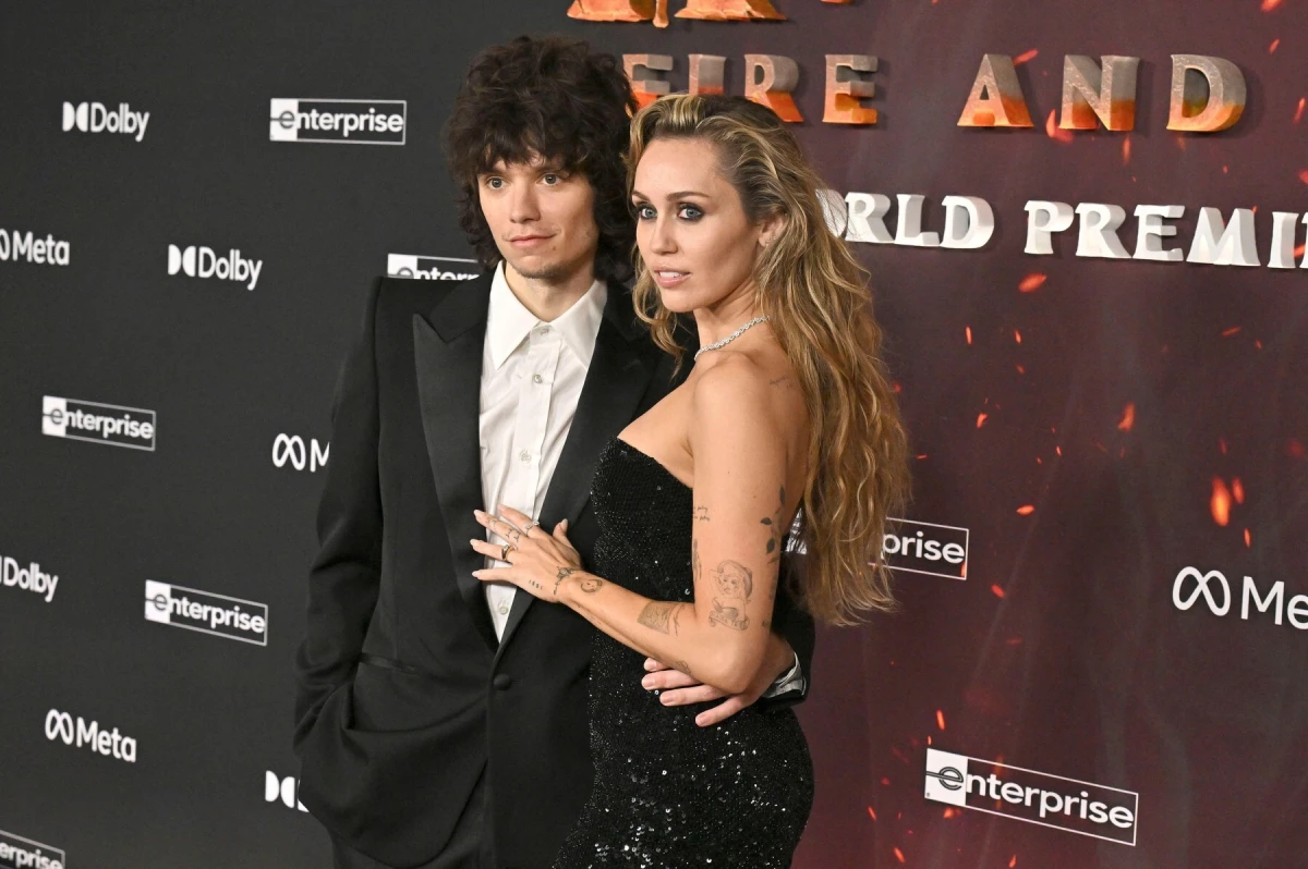 Miley Cyrus se zaručila nakon 4 godine veze s Maxxom Morandom!