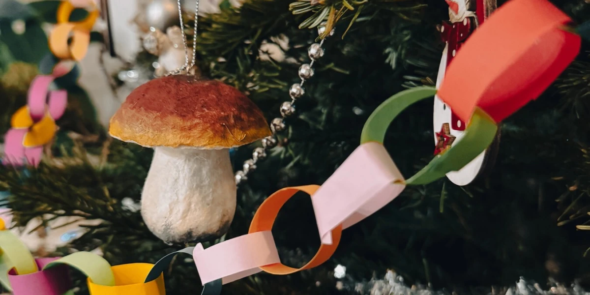 Ovaj papirnati ukras za bor je preplavio TikTok, a može ga svatko izraditi kod kuće