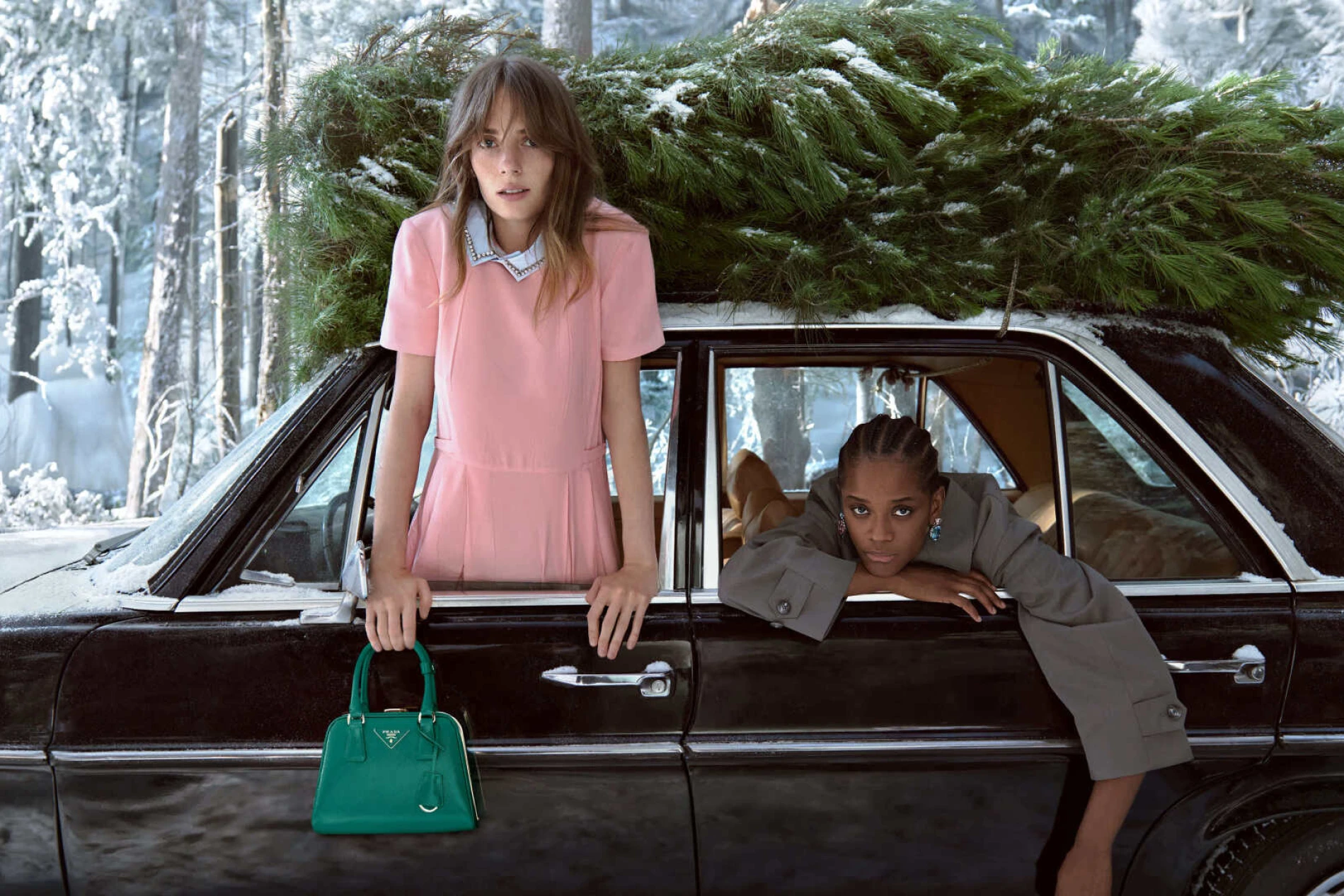 Prada vraća ovaj kultni model torbice i već nam je visoko na listi želja