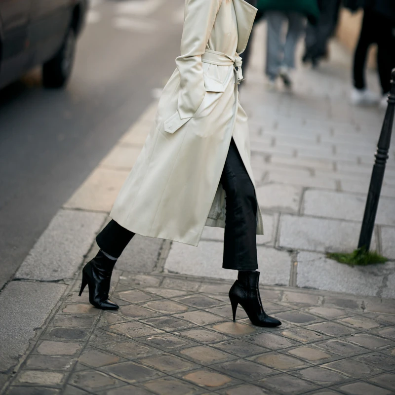 Pronašli smo 12 modela crnih gležnjača s visokom petom do 50 eura