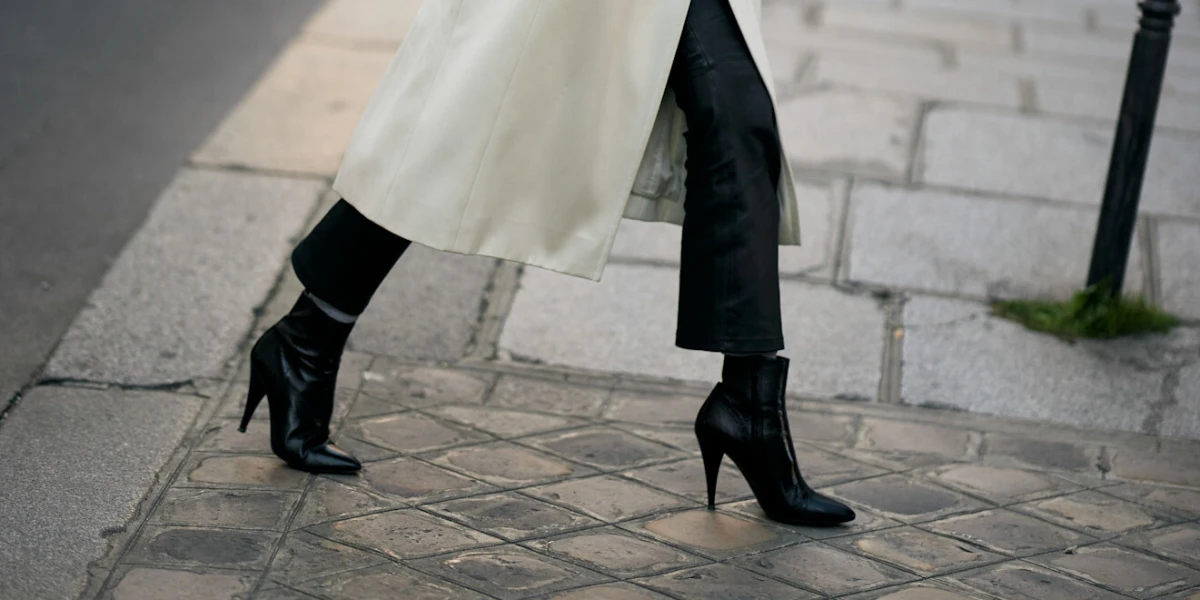 Pronašli smo 12 modela crnih gležnjača s visokom petom do 50 eura