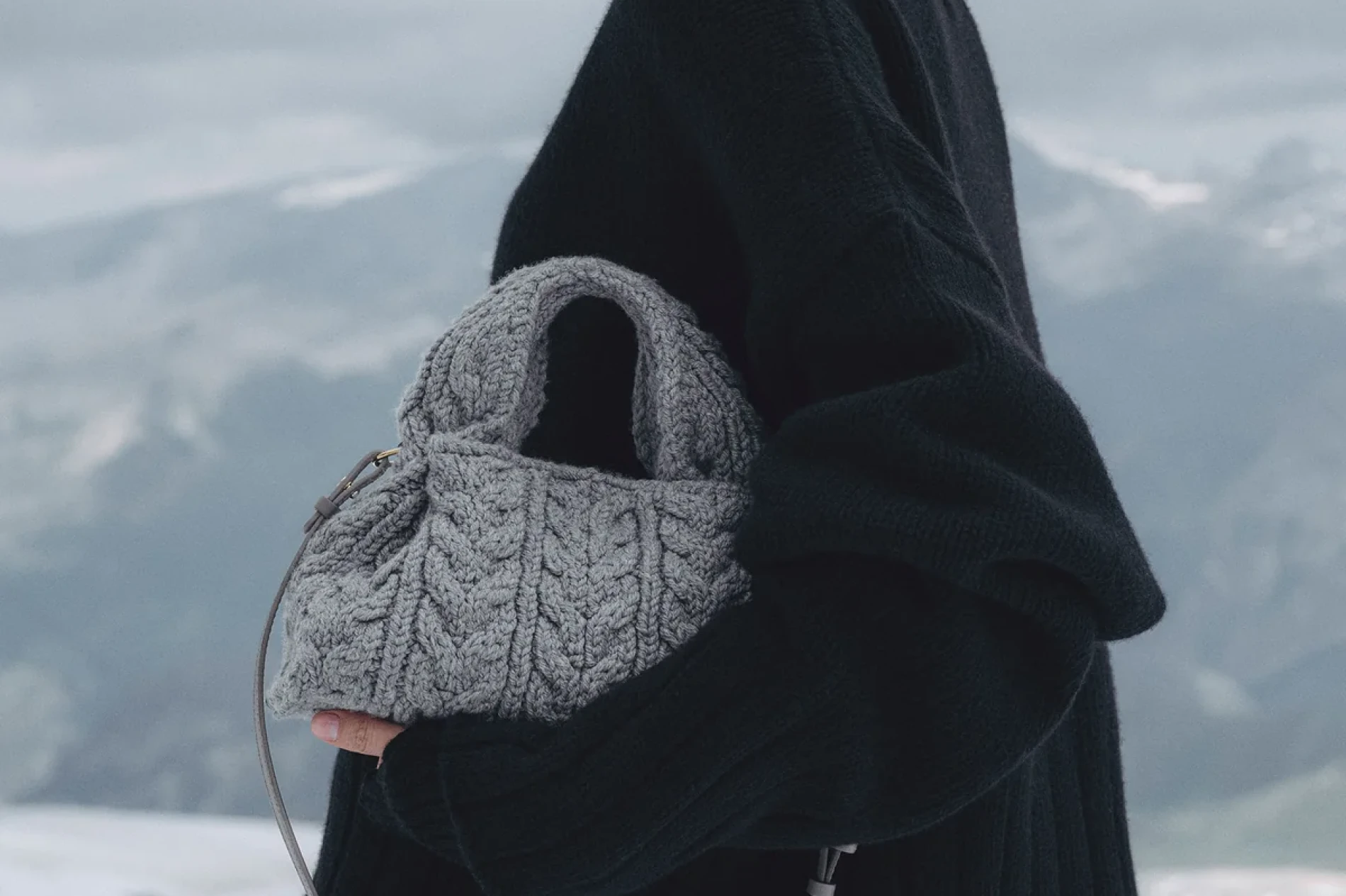 Polène torbe obožavaju brojne it djevojke, a nama se posebno sviđaju njihovi pleteni modeli