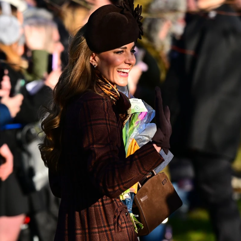 Kate Middleton nas je odu&scaron;evila u svom omiljenom kaputu na božićnom obilasku Sandringhama