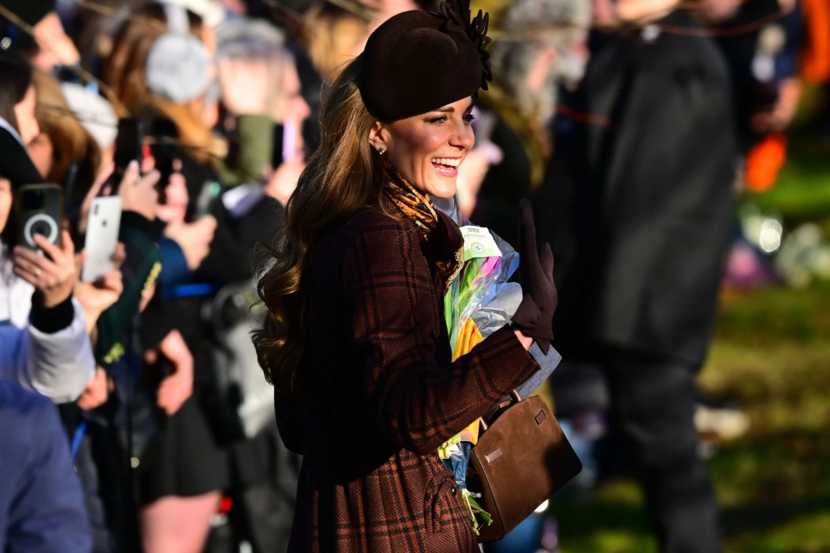 Kate Middleton nas je odu&scaron;evila u svom omiljenom kaputu na božićnom obilasku Sandringhama