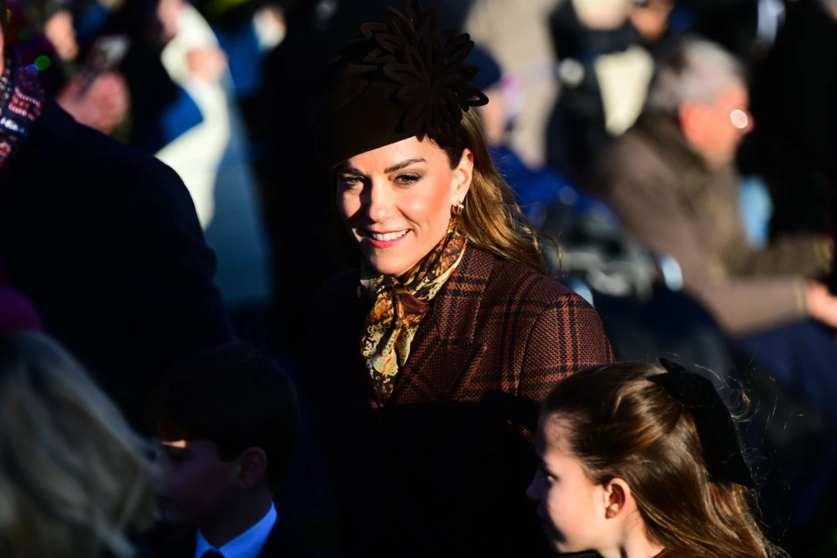 Kate Middleton nas je odu&scaron;evila u svom omiljenom kaputu na božićnom obilasku Sandringhama