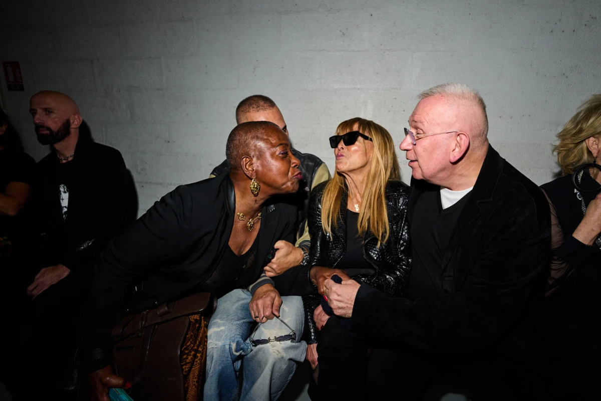 Elle Rewind: Najbolji celebrity trenuci u prvim redovima revija 2025.