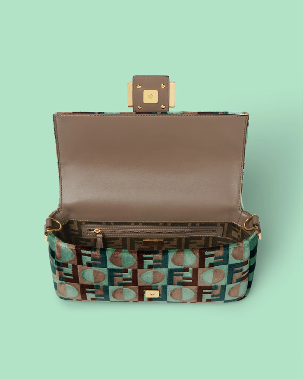 Kultna Fendi torbica dobila je svoju Emily u Parizu verziju