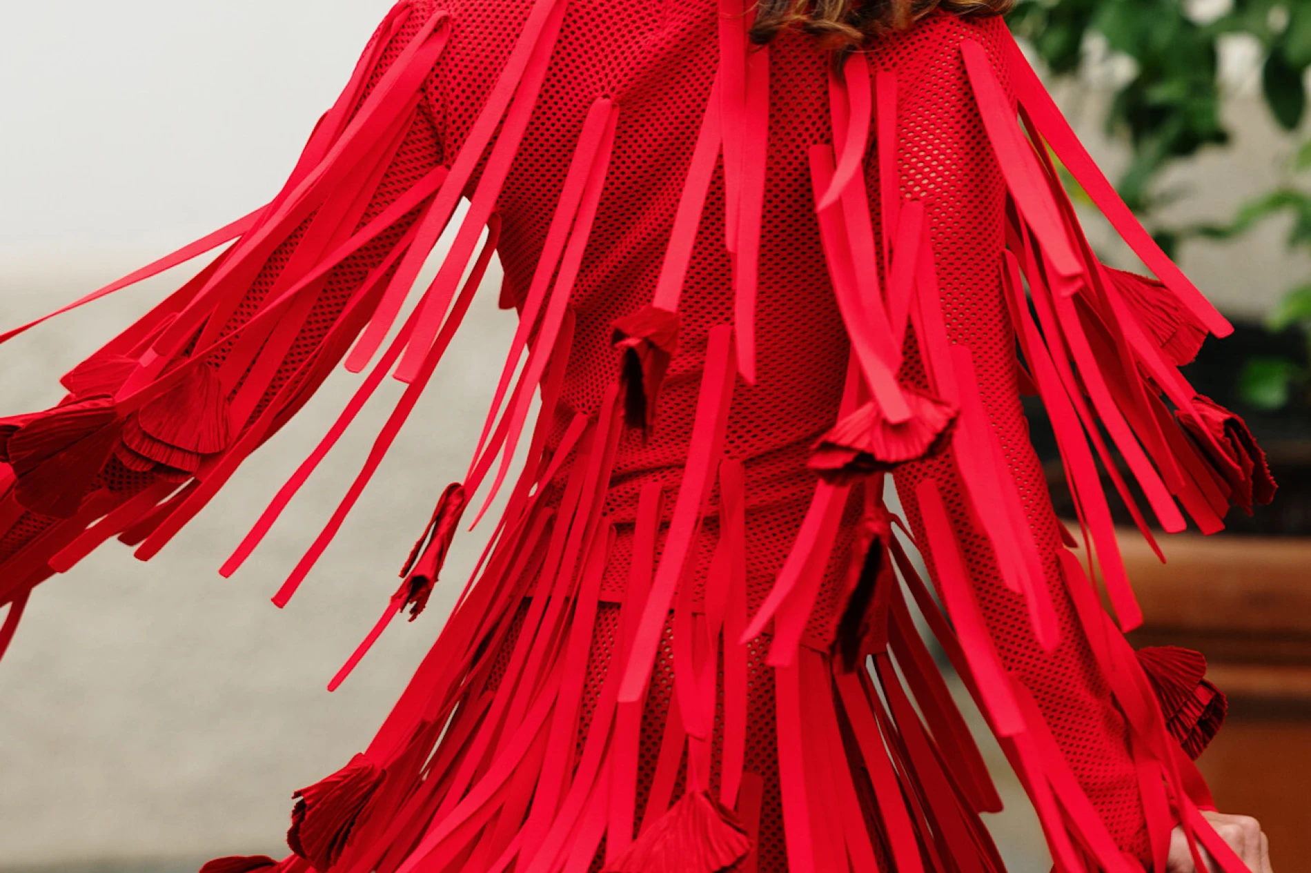 8 komada u crvenoj boji koje kupujemo na sniženju, a nosimo na Novu godinu