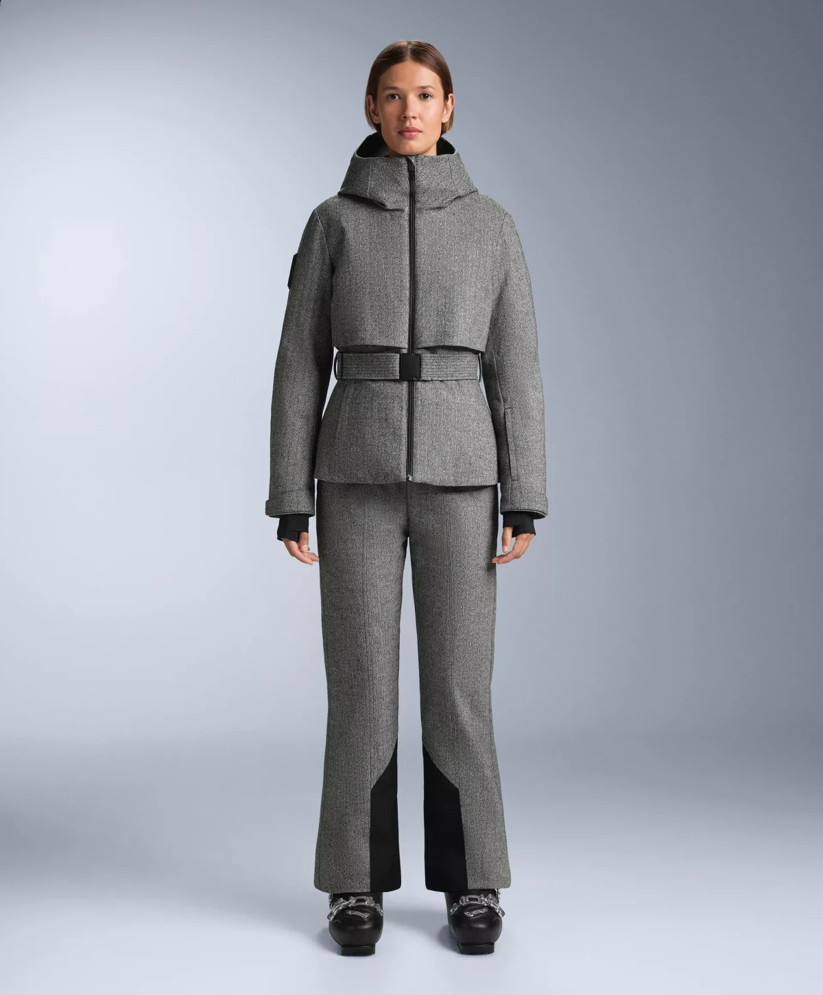 Sezona skijanja je u tijeku, a mi smo prona&scaron;li stylish skija&scaron;ko odijelo za manje od 300 eura