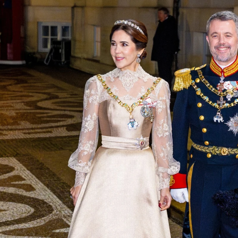 Kraljica Mary zablistala u novoj dijamantnoj tijari na novogodi&scaron;njem balu u Kopenhagenu