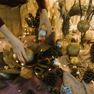 Evo kako jednostavno pospremiti božićne dekoracije uz ove DIY savjete