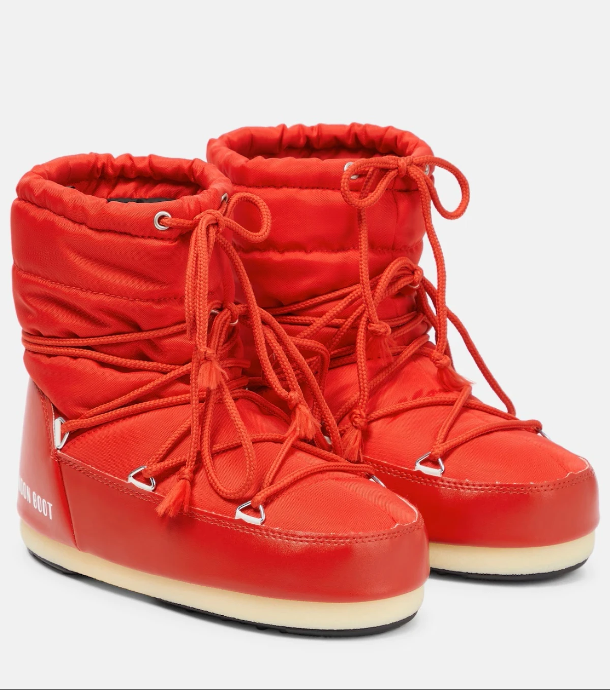 Od grada do skijali&scaron;ta, ove zime nosimo Moon Boot čizme i kupujemo ih na sniženju