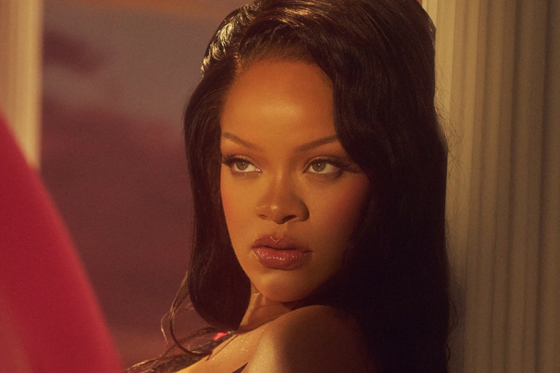 Rihanna u novoj i zavodljivoj Savage X Fenty kolekciji izgleda moćnije nego ikad