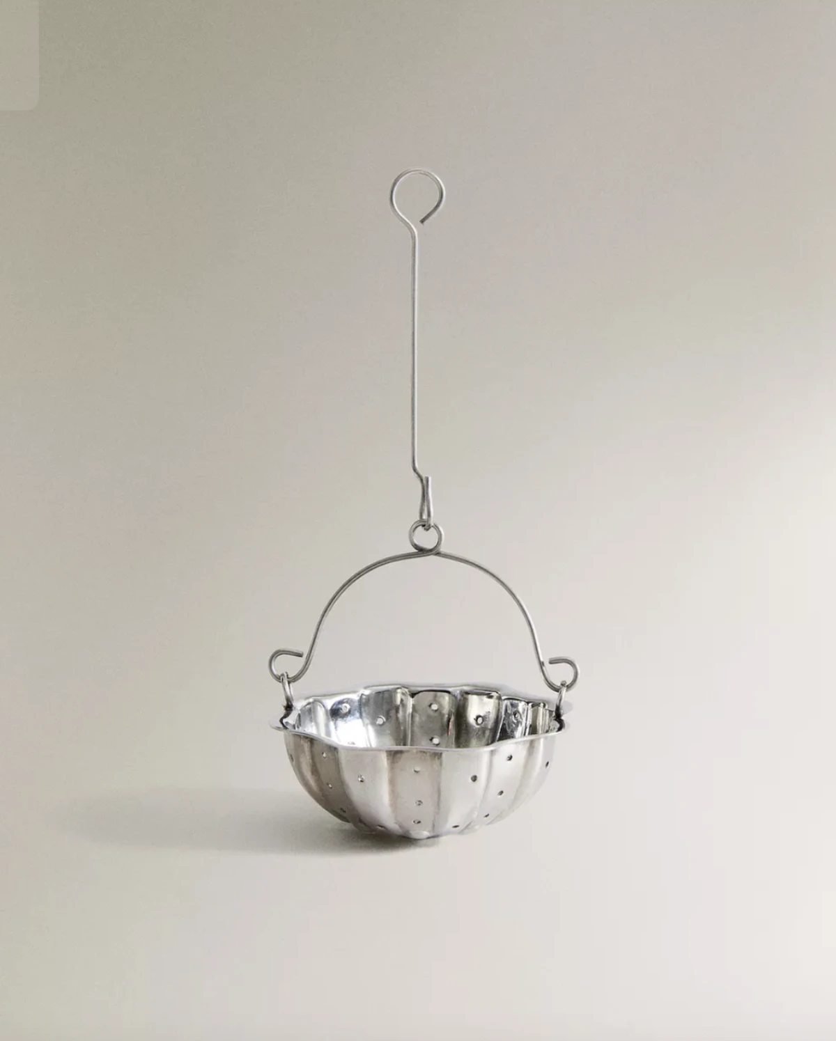 Za&scaron;to svi pričaju o metalnom posuđu iz Zara Homea? Ovo su najbolji komadi koji izgledaju skuplje nego &scaron;to jesu