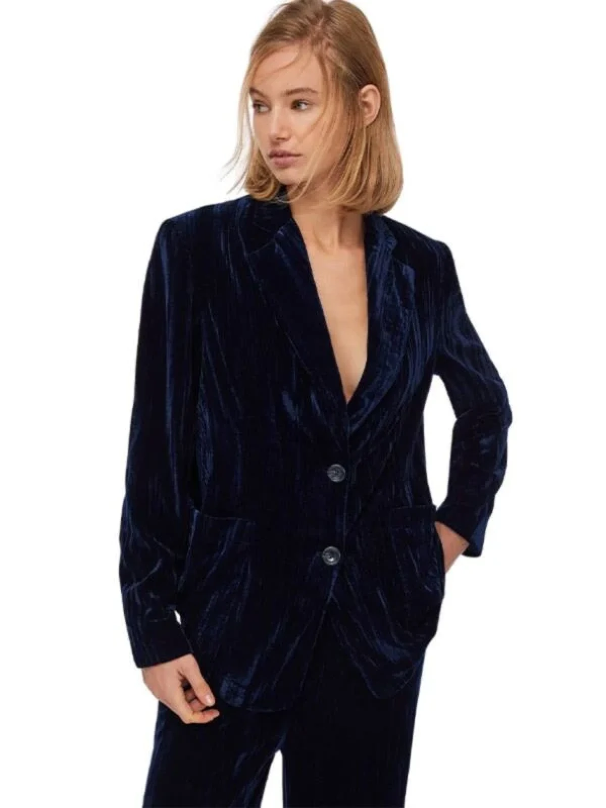 U ormaru nikada nemamo dovoljno sakoa, a ovih 10 sada kupujemo na sniženju