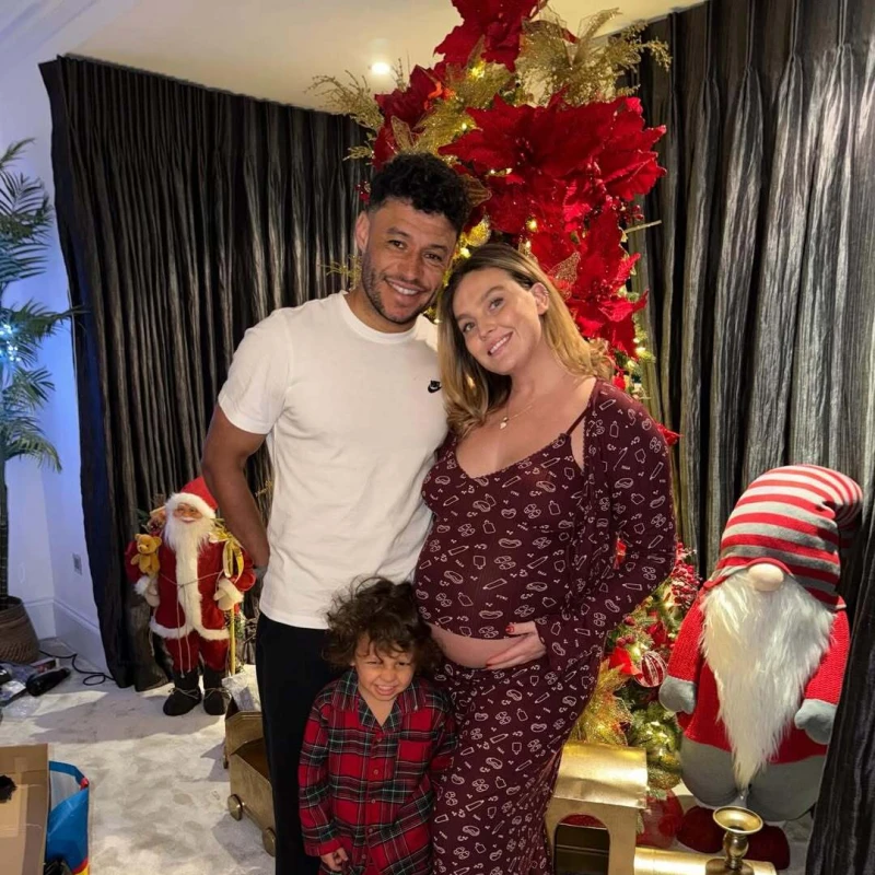 Perrie Edwards postala je majka po drugi put: Dobila je djevojčicu Alanis Valentine