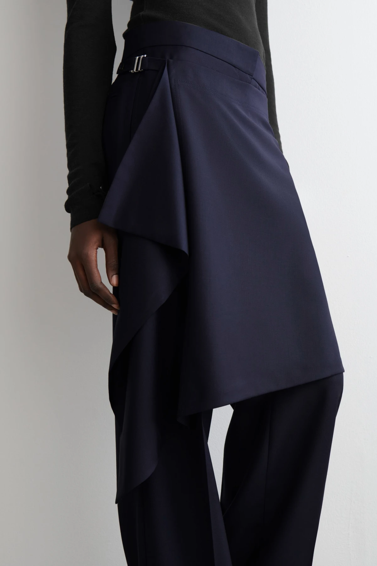 COS ima jedan od najstylish komada u high street ponudi