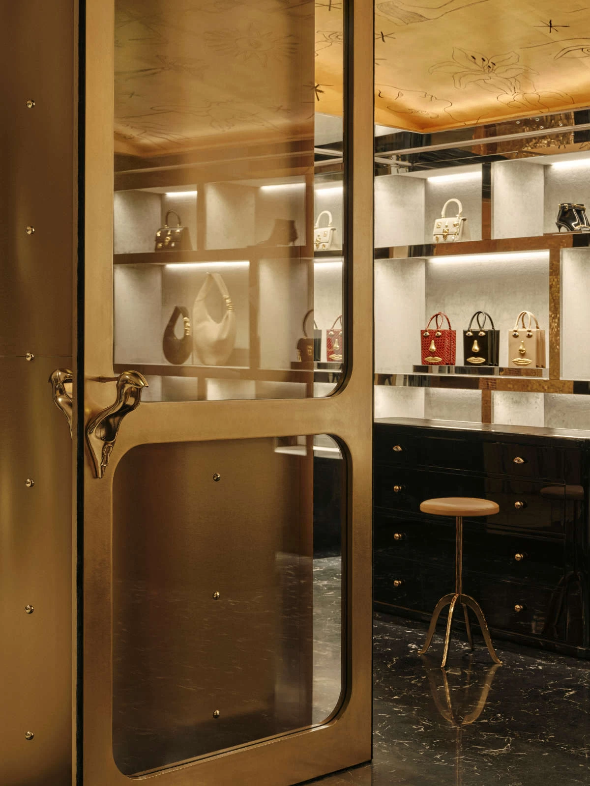 Zavirili smo u prvu Schiaparelli trgovinu u Aziji