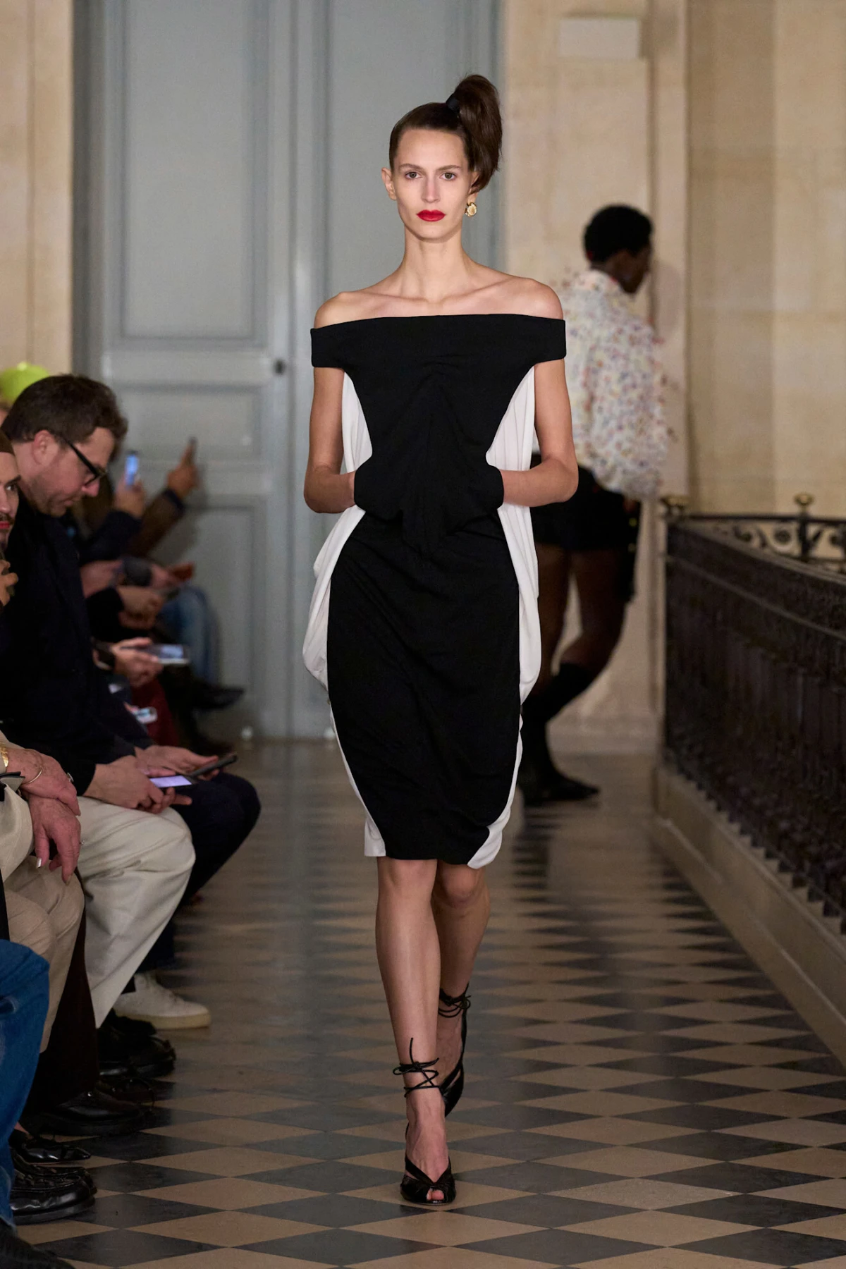 Jacquemus revija za jesen/zimu 2026. odlično spaja vintage estetiku i potpis brenda