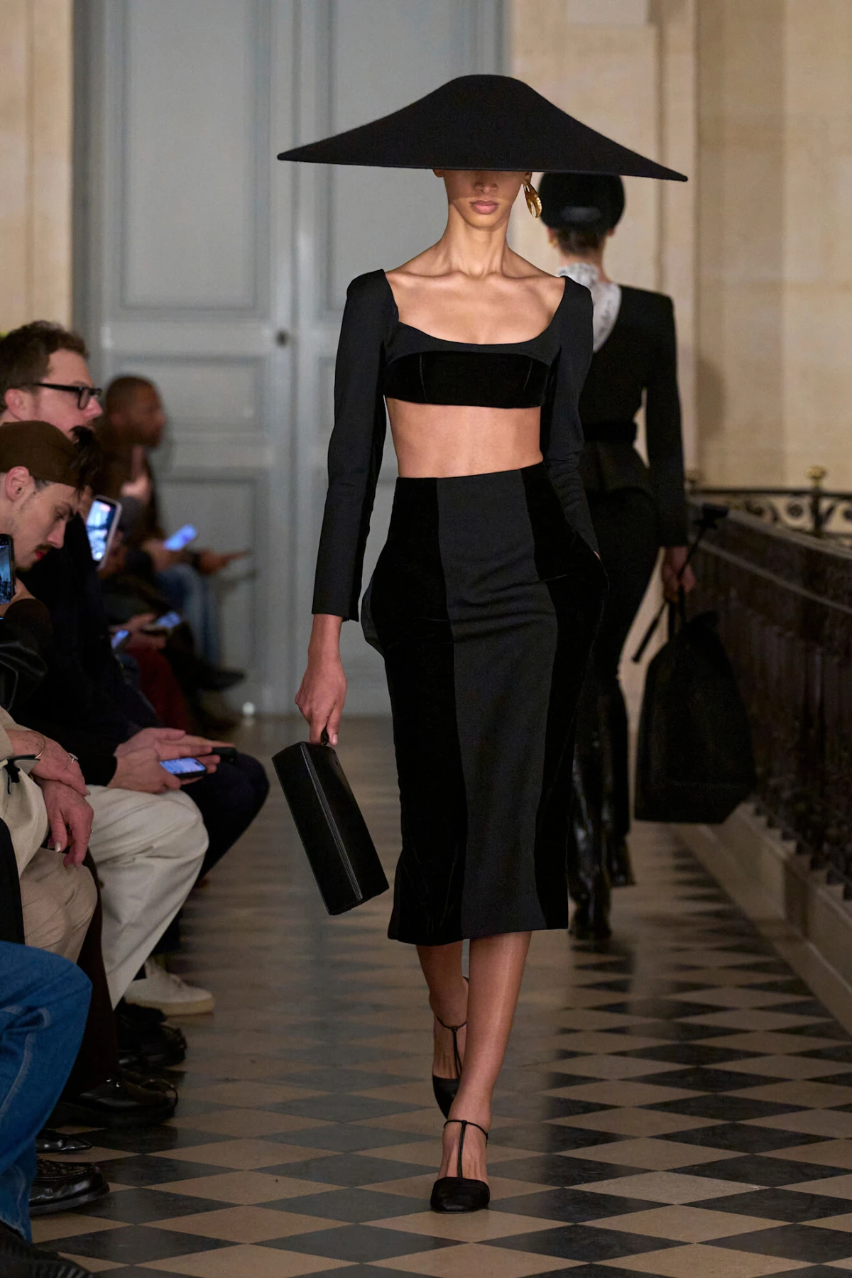 Jacquemus revija za jesen/zimu 2026. odlično spaja vintage estetiku i potpis brenda