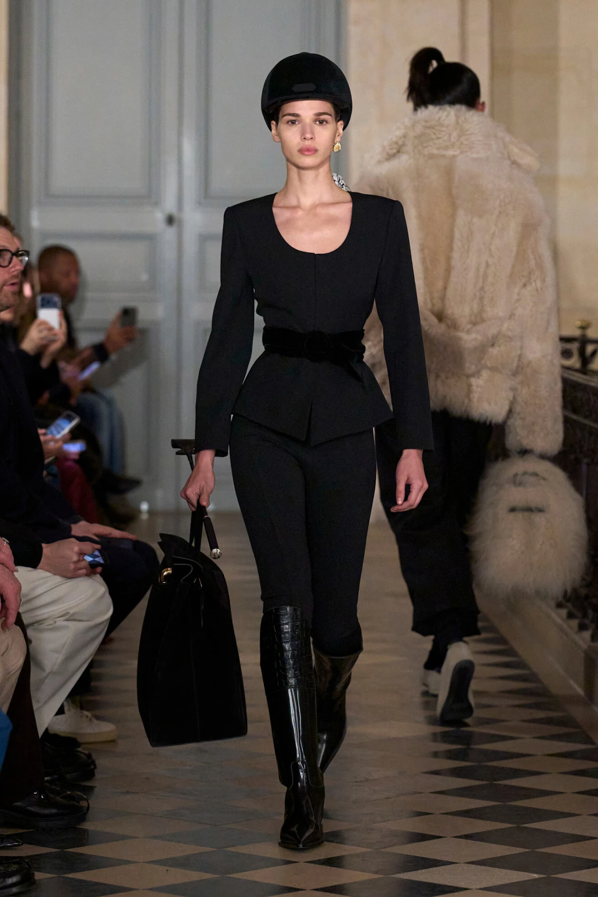 Jacquemus revija za jesen/zimu 2026. odlično spaja vintage estetiku i potpis brenda