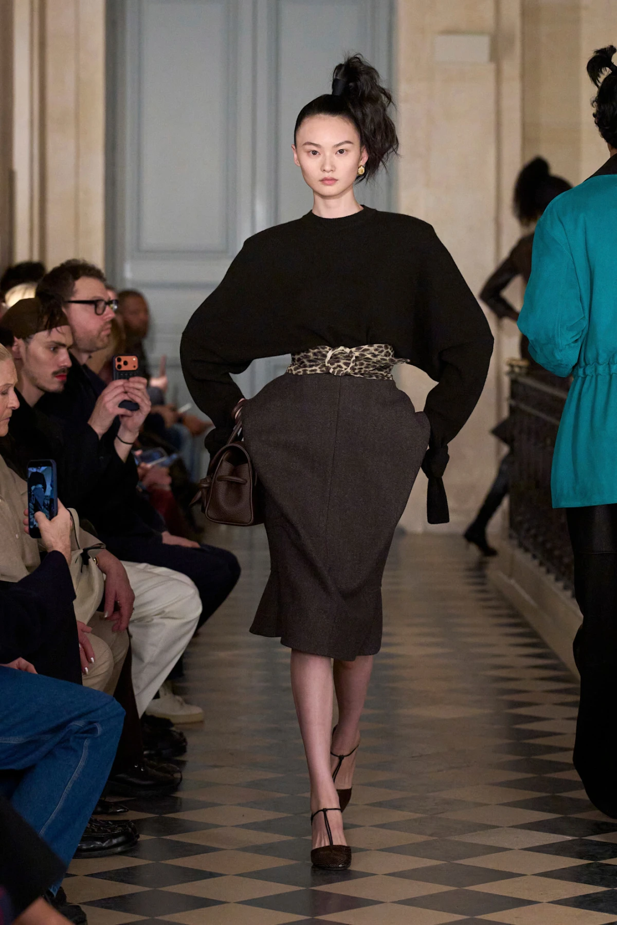 Jacquemus revija za jesen/zimu 2026. odlično spaja vintage estetiku i potpis brenda