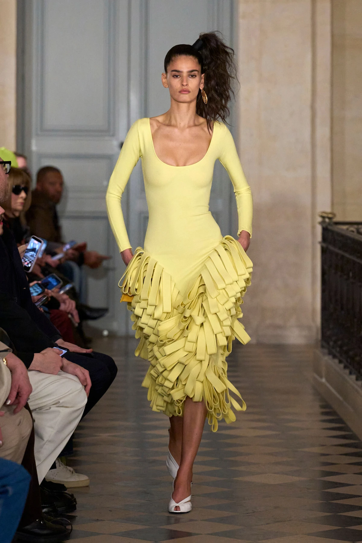 Jacquemus revija za jesen/zimu 2026. odlično spaja vintage estetiku i potpis brenda