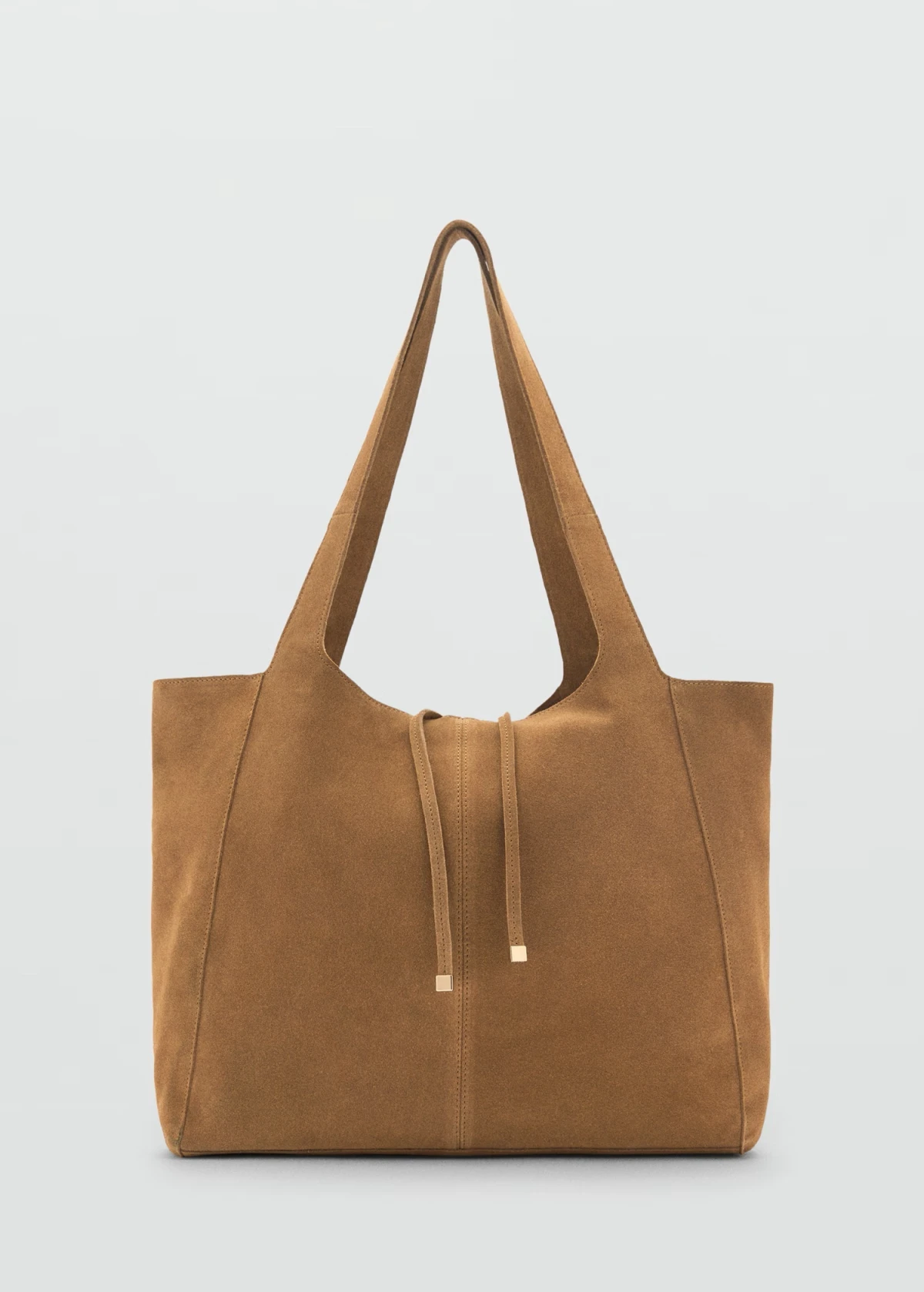 Mango sniženje ide do 70%, a mi nismo mogli ne pogledati ponudu torbi (odilična je)