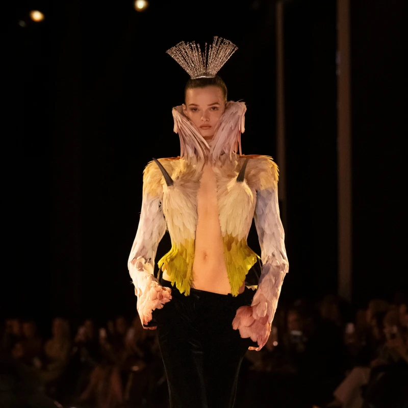 Schiaparelli nas novom kolekcijom vodi na samu granicu između ljubavi i horora