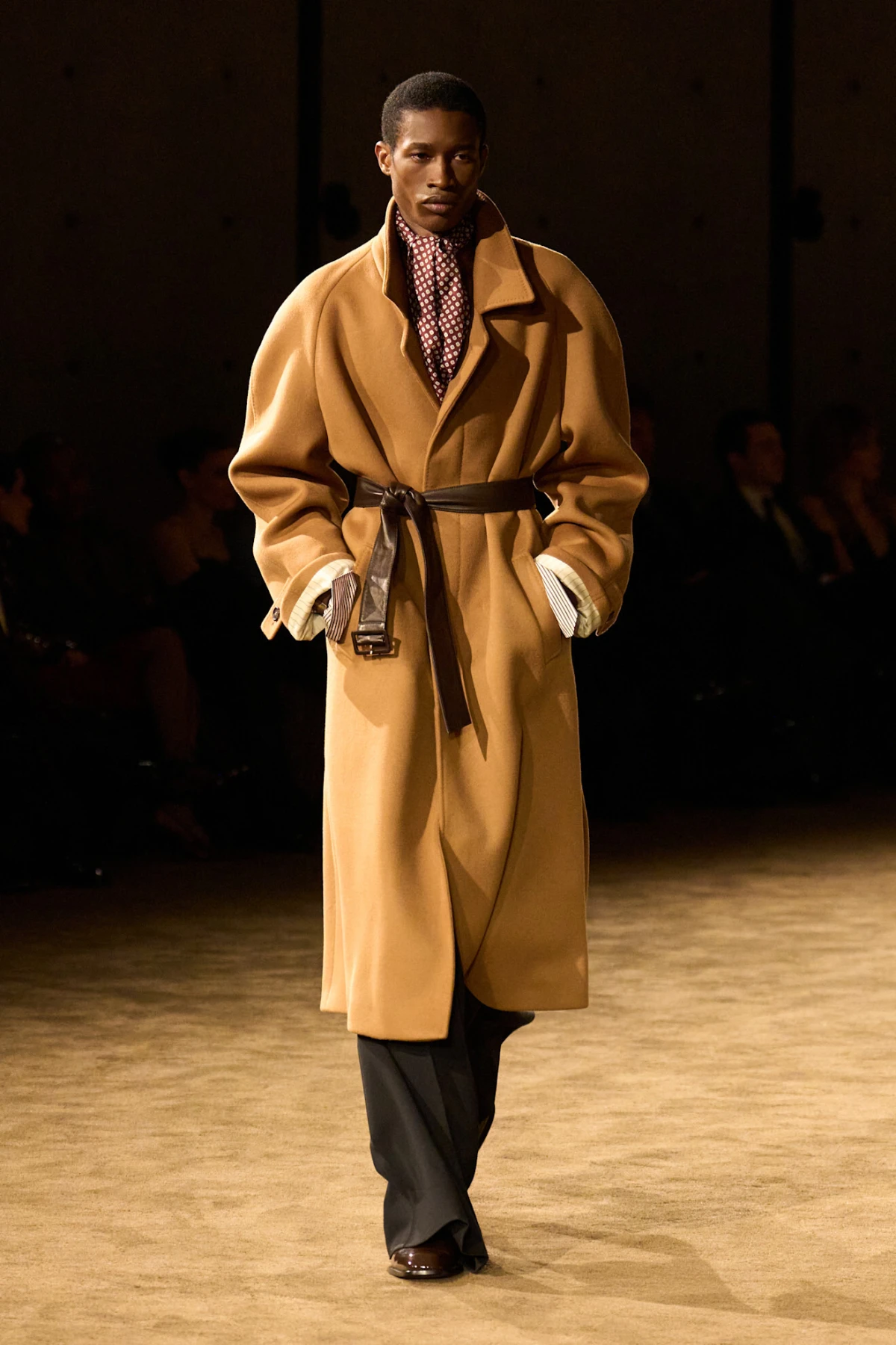 Saint Laurent nas novom kolekcijom priprema za sve rastanke u svitanje