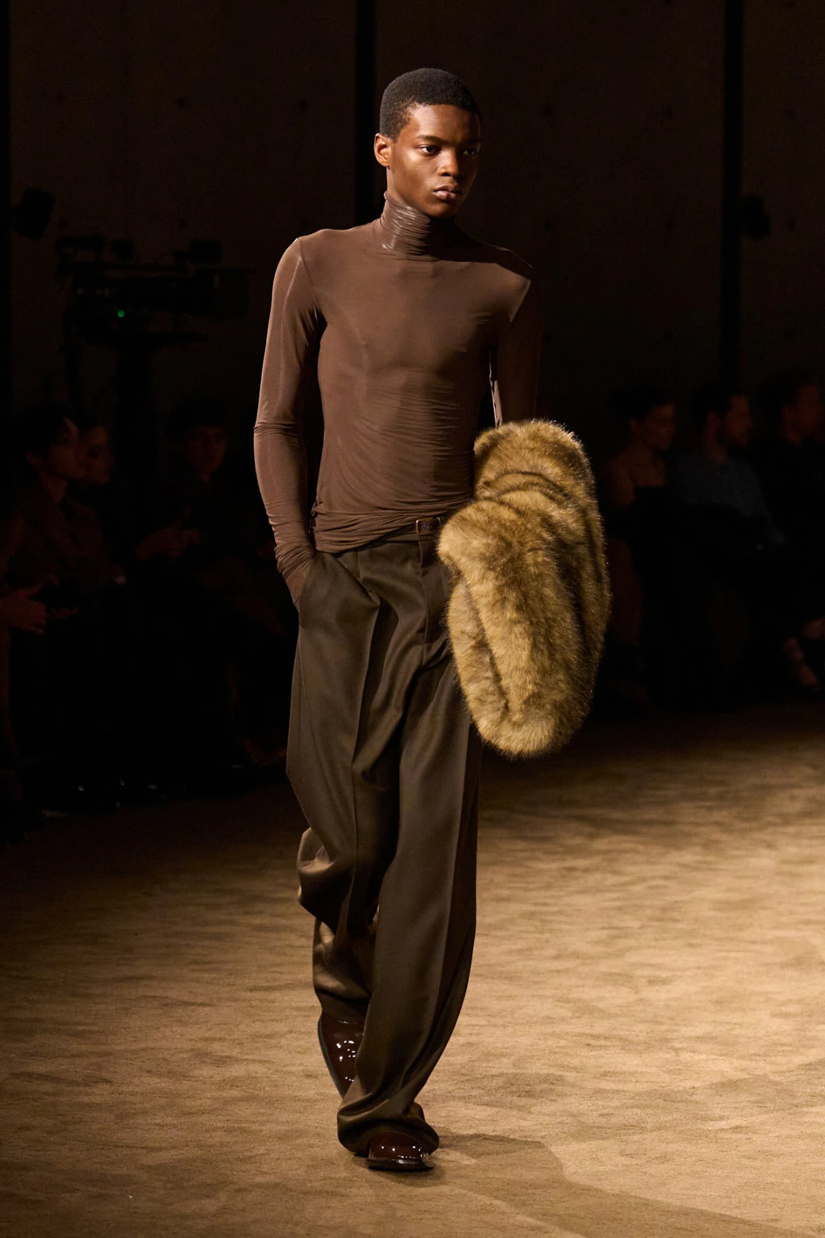 Saint Laurent nas novom kolekcijom priprema za sve rastanke u svitanje