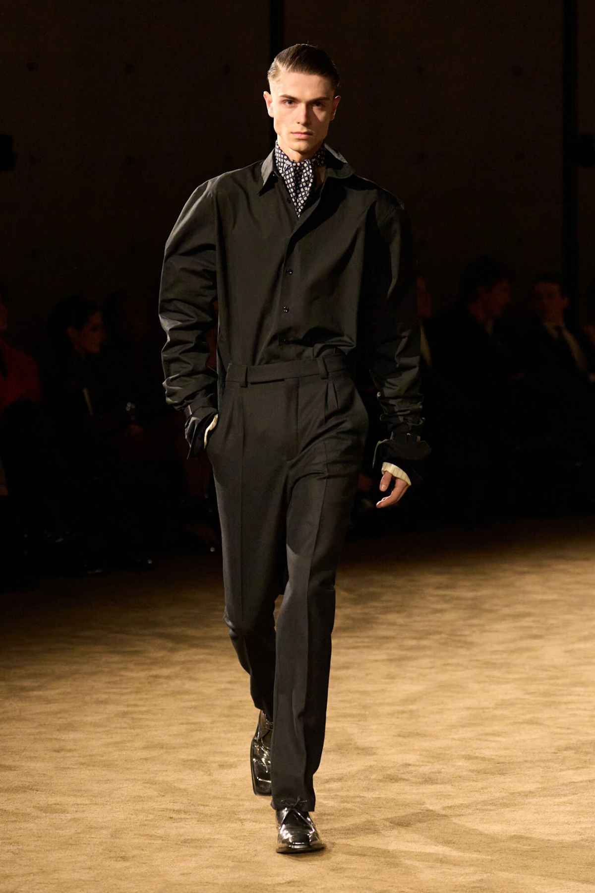 Saint Laurent nas novom kolekcijom priprema za sve rastanke u svitanje