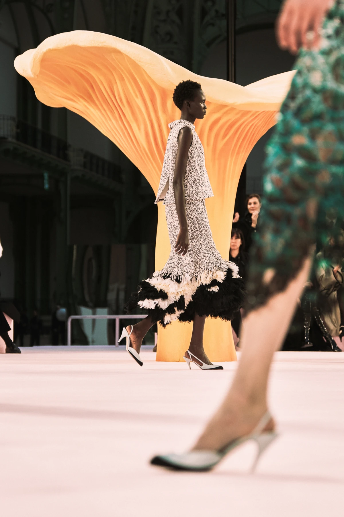 Sve o čarobnoj scenografiji i gljivama na Chanel couture reviji