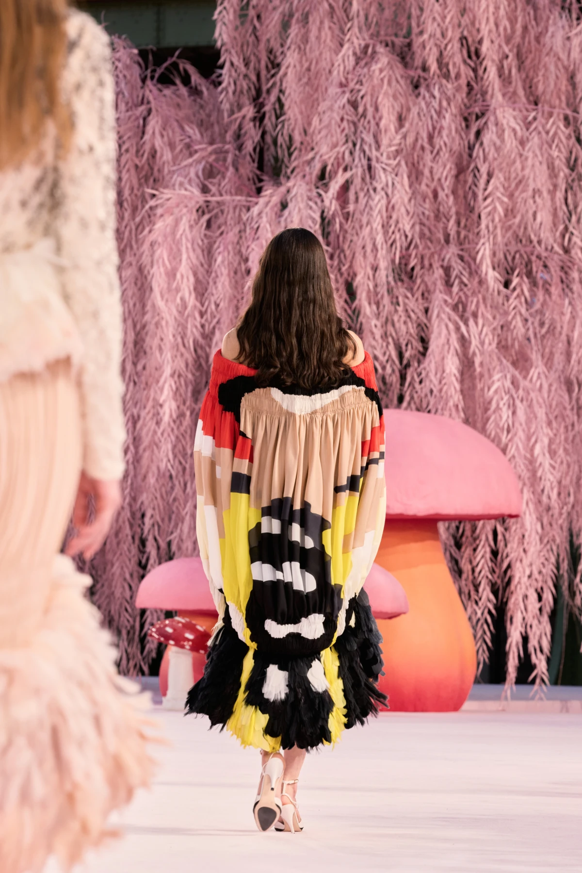 Sve o čarobnoj scenografiji i gljivama na Chanel couture reviji