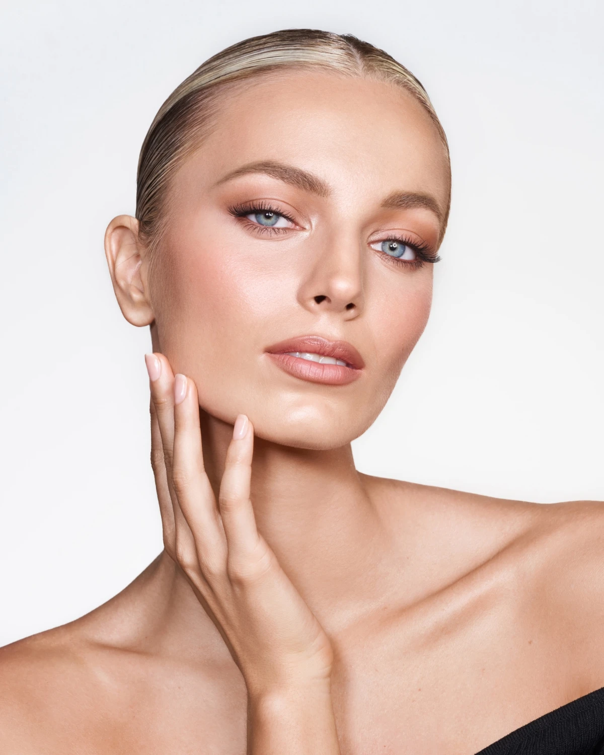 Simona Antonović i DermaCare Experience Centar donose Master Makeup Program!