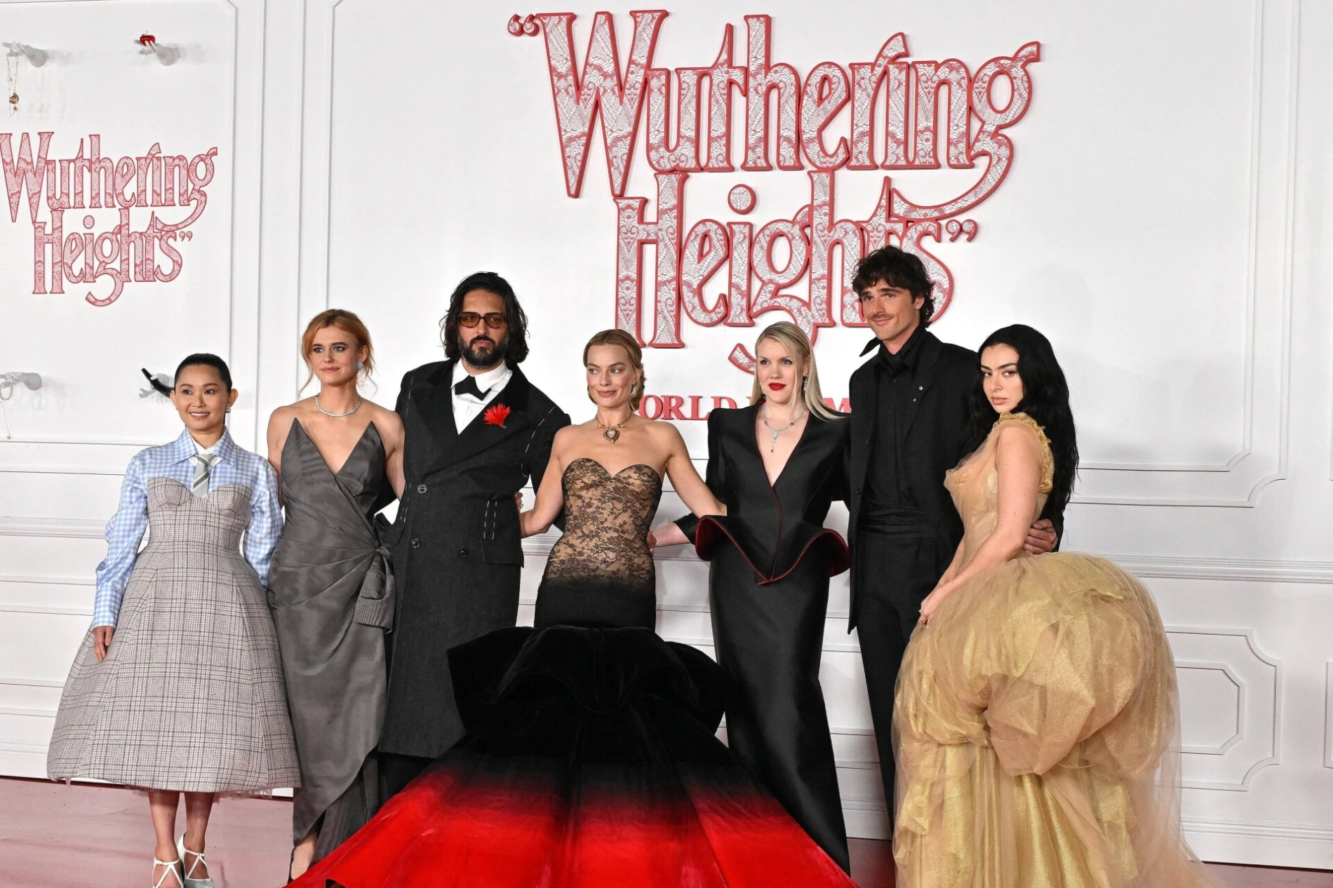 Svjetska premijera filma Orkanski visovi je bila modni spektakl