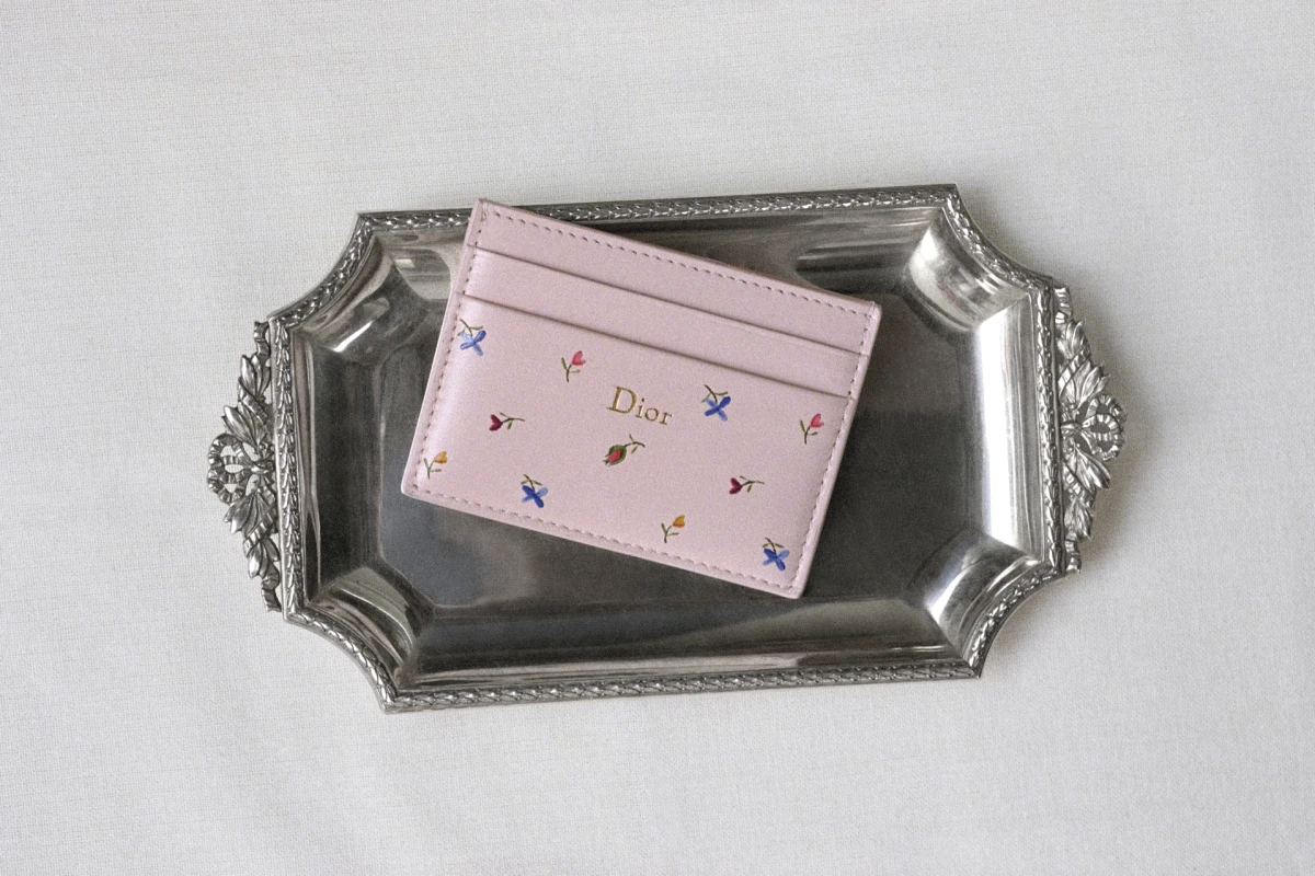 Posebna Dior kolekcija Jonathana Andersona za Valentinovo je osvojila na&scaron;a srca