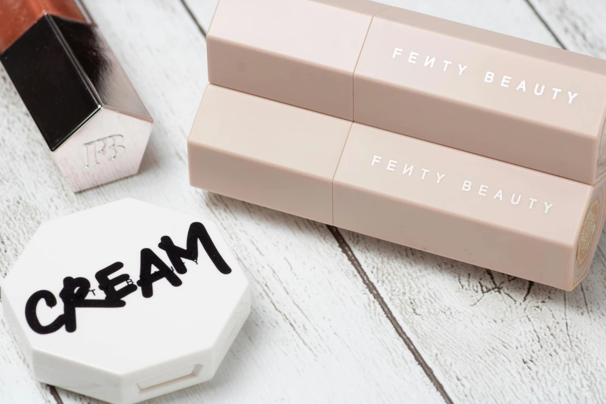 Ovaj Fenty gloss jedva čekamo ugrabiti u Sephori!