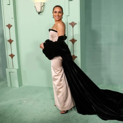 Meghan Markle se nakon dugo vremena pojavila potpuno sama na crvenom tepihu