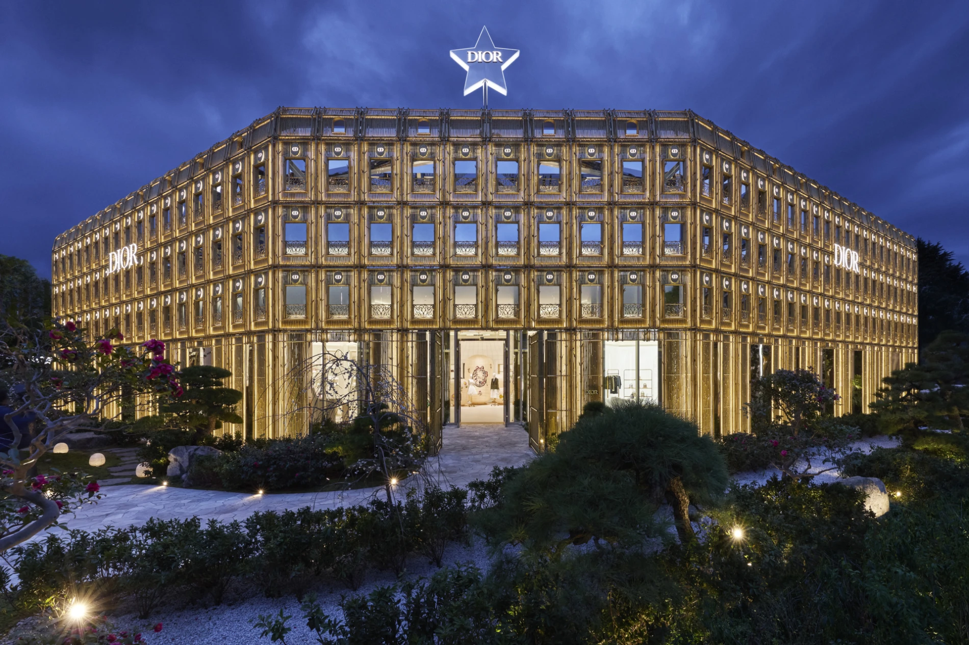 Zavirite u Dior Bamboo Pavilion, prvu trgovinu od zlatnog bambusa u Tokiju