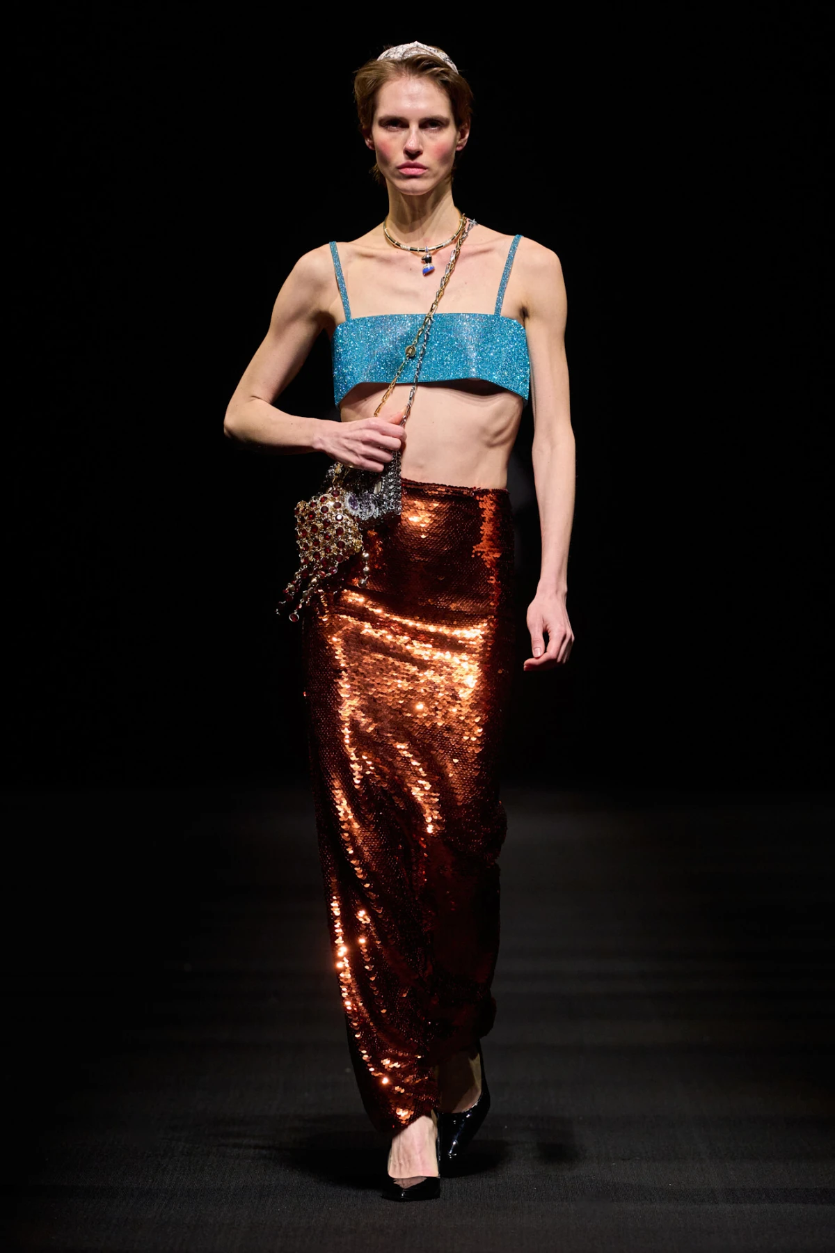 Ovog proljeća želimo nositi trendy ogrlice s malim torbicama