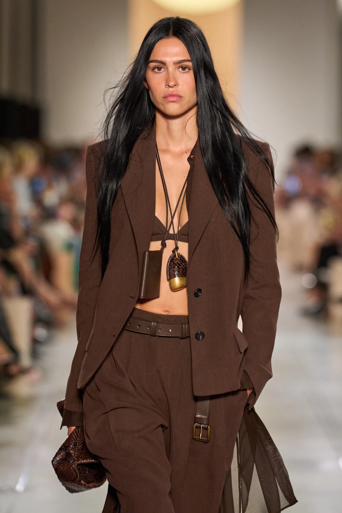 Ovog proljeća želimo nositi trendy ogrlice s malim torbicama