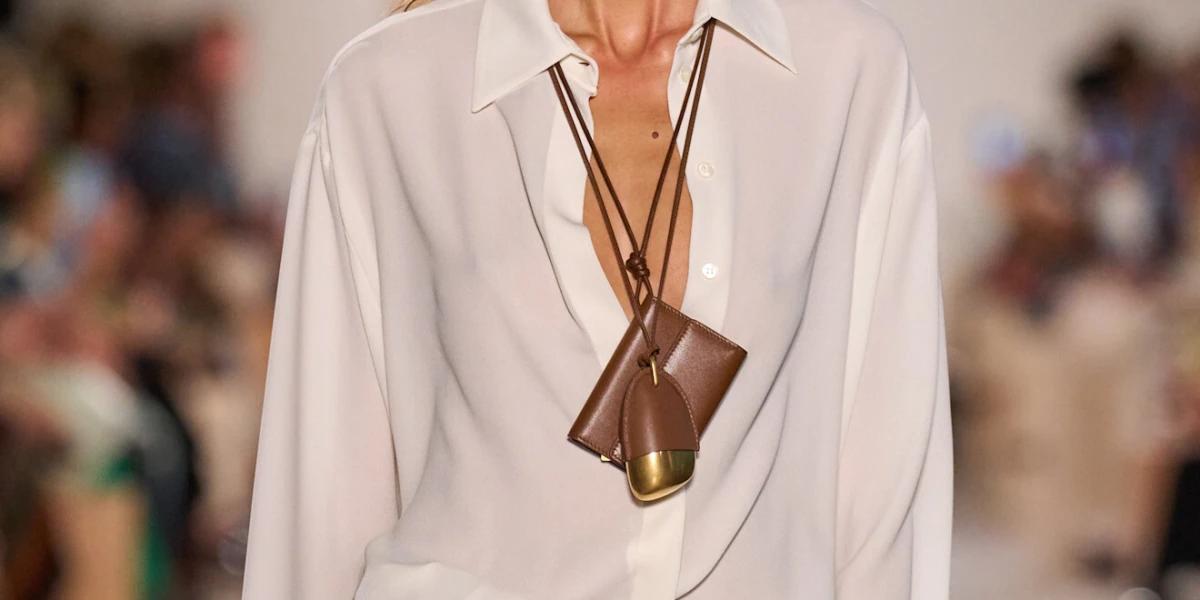 Ovog proljeća želimo nositi trendy ogrlice s malim torbicama